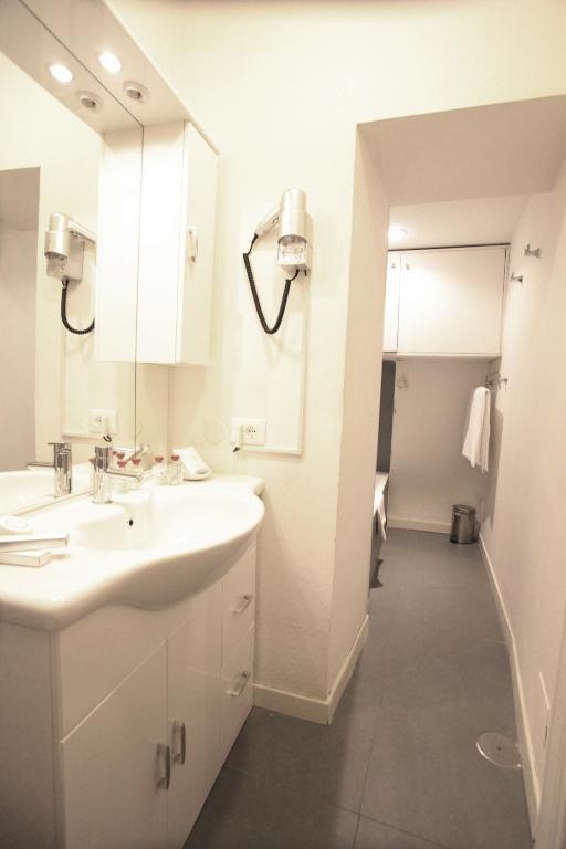 Luxury Fashion Suites Roma Oda fotoğraf